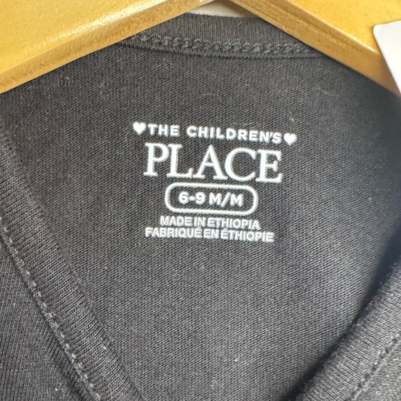 The Children’s Place Classic Black Kids T-Shirt 6-9mo - Picture 3 of 5